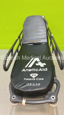 Anetic Aid QA3 Hydraulic Patient Couch with Mattress (Tested Working) *3887* - 2