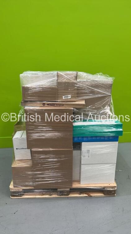 Pallet of Mixed Consumables Including Purple Surgical Blunt Dissectors, Kimal Angio Packs and Hem-O-Lok Ligation Clips (Out of Date) ***RAK***