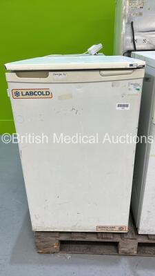 Labcold Fridge (Powers Up - Some Damage - See Photo) *16467*