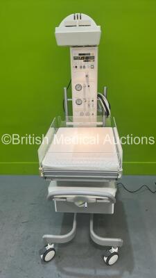 Drager Infant Incubator with Mattress and Hoses (Powers Up)