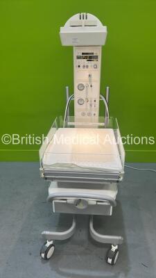 Drager Infant Incubator with Mattress and Hoses (Powers Up)