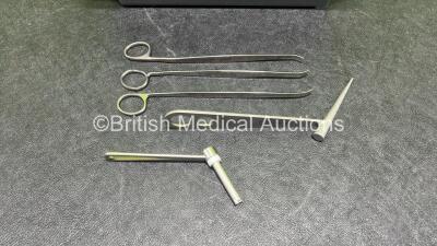 Orthopaedic Retractors and Pin Alignment Fixtures - 3