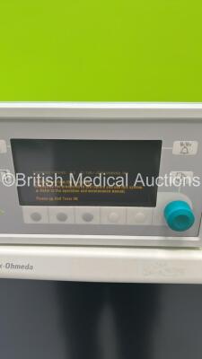 Datex-Ohmeda Aestiva/5 Anaesthesia Machine with Datex-Ohmeda Aestiva with SmartVent Software Version 3.5, Datex-Ohmeda S5 Patient Monitor, Module Rack, Bellows, Absorber and Hoses (Powers Up) *S/N AMRF01644* - 3