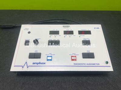 Amplivox 2140 Diagnostic Audiometer in case (Powers Up)