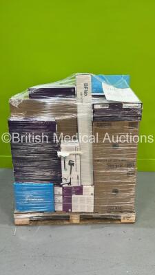 Pallet of Mixed Consumables Including Purple Surgical Reloadable Stapler with Indicator, Hydrofilm Transparent Film Dressings and Accu Sterile FIlm Wound Dressings (Majority Out of Date) (H) ***RAK***