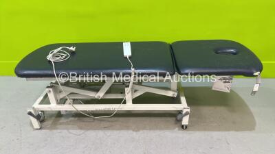 Seers Electric Patient Couch with Controller (Powers Up) *42762*