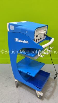 Valleylab ForceTriad Electrosurgical / Diathermy Unit Version 4.00 on Trolley (Powers Up) - 3