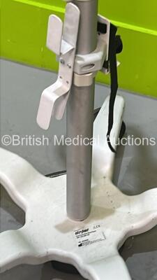 1 x Chiron Patient Examination Light on Mobile Stand (Cut Power Supply) and 1 x Stryker Monitor Roll Stand *01902* - 5