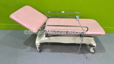 Huntleigh Patient Examination Couch (Cut Power Supply - Damaged Hinge - See Pictures - Spares and Repairs) - 2