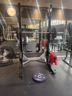 Life Fitness Full Squat Rack (Accessories Not Included) *FUL*