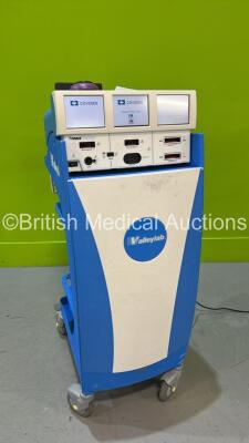 Valleylab ForceTriad Electrosurgical / Diathermy Unit Version 4.00 with Ligasure Footswitch on Trolley *Mfd - 2007* (Powers Up) *T7B1855E*