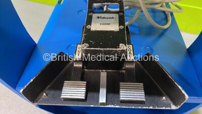 Valleylab ForceTriad Electrosurgical / Diathermy Unit Version 4.00 with Dual Footswitch on Trolley *Mfd - 2013* (Powers Up) *SN T3G36109EX* - 3