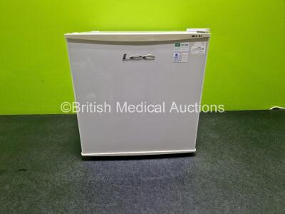 Lec Model U50052W Refrigerator (No Power)