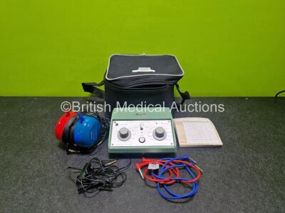 Kamplex AS7 Screening Audiometer (Powers Up) in Case with Headphones and Accessories *SN 66422*