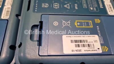 2 x Philips Heartstart FRx Defibrillators (Both Power Up) in Case with 2 x M5070A LiMnO2 Batteries *Install Before 2024 / 2024* and 4 x Smart Pads 2 - 7