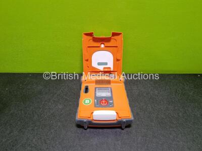 Cardiac Science Powerheart G5 Defibrillator Ref G5S-02P0 *Mfd 2012* (Powers Up with Stock Battery Stock Battery Not Included) *SN M00000001876*