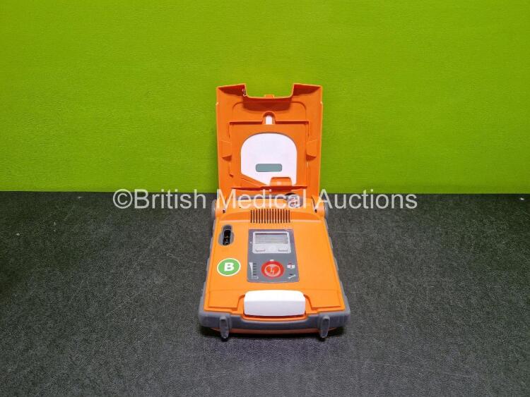 Cardiac Science Powerheart G5 Defibrillator Ref G5S-02P0 *Mfd 2012* (Powers Up with Stock Battery Stock Battery Not Included) *SN M00000001876*