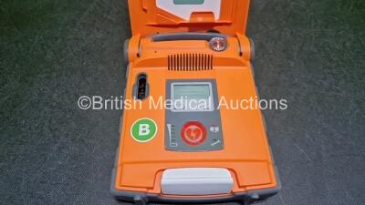 Cardiac Science Powerheart G5 Defibrillator Ref G5S-02P0 *Mfd 2012* (Powers Up with Stock Battery Stock Battery Not Included) *SN M00000001876* - 2