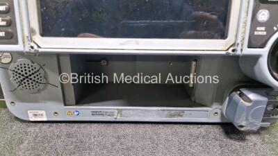 Medtronic Physio-Control Lifepak 15 12-Lead Monitor / Defibrillator *Mfd - 2012* Ref - 99577-000656, P/N - V15-2-001003 Including Pacer, Auxiliary Power, CO2, SPO2, NIBP, ECG and Printer Options (No Power Damaged / Missing Casing, Spares and Repairs) *SN - 3