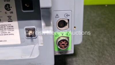 Medtronic Physio-Control Lifepak 15 12-Lead Monitor / Defibrillator *Mfd - 2010* Ref - 99577-000025, P/N - V15-2-000030 Including Pacer, Auxiliary Power, CO2, SPO2, NIBP, ECG and Printer Options (No Power Damaged / Missing Casing, Spares and Repairs) *SN - 6