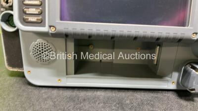 Medtronic Physio-Control 12-Lead Lifepak 15 Monitor / Defibrillator *Mfd - 2014* Ref - 99577-000656, P/N - V15-2-001003 with Pacer, CO2, SPO2, NIBP, ECG, Printer and Auxiliary Power Options and 2 x Flat Li-Ion Batteries (No Power) *42232466* - 4