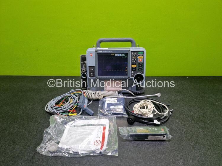 Physio-Control Lifepak 15 12-Lead Monitor / Defibrillator *Mfd 2009* Ref - 99577-000025, P/N - V15-2-000030, Software Version - 3306808-007 Including Pacer, Auxiliary Power,CO2, SpO2, NIBP, ECG and Printer Options, 4 and 6 Lead ECG Lead, SPO2 Finger Senso