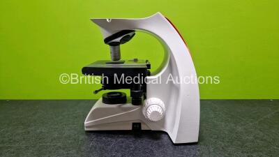 Leica DM750 Benchtop Microscope (Powers Up) with 2 x HC PLAN 10x/20 Eyepieces and 1 x HI PLAN 20x/0.40 PH 1 Optic in Box - 9