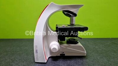 Leica DM750 Benchtop Microscope (Powers Up) with 2 x HC PLAN 10x/20 Eyepieces and 1 x HI PLAN 20x/0.40 PH 1 Optic in Box - 10