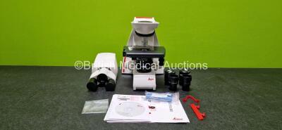 Leica DM750 Benchtop Microscope (Powers Up) with 2 x HC PLAN 10x/20 Eyepieces and 1 x HI PLAN 20x/0.40 PH 1 Optic in Box