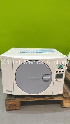 Eschmann Little Sister 1113B Vacuum Autoclave (Powers Up) ***RAK***