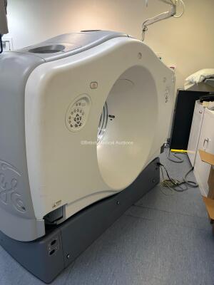 GE Discovery 750 HD 64 Slice CT Scanner *Mfd - 2014* with 2020 Performix HD Plus X-Ray Tube (Liquid Bearing), Patient Table, Workstation, Gantry, Software Manuals and Cardiac Trigger Monitor 7800 *Mfd - 2014* Fully Functional System and Professionally Dei - 7