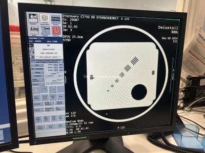 GE Discovery 750 HD 64 Slice CT Scanner *Mfd - 2014* with 2020 Performix HD Plus X-Ray Tube (Liquid Bearing), Patient Table, Workstation, Gantry, Software Manuals and Cardiac Trigger Monitor 7800 *Mfd - 2014* Fully Functional System and Professionally Dei - 34