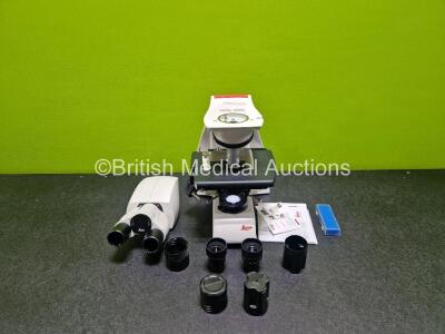 Leica DM750 Benchtop Microscope (Powers Up) with 2 x HC PLAN 10x/20 Eyepieces and 1 x HI PLAN 20x/0.40 PH 1 Optic in Box