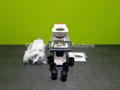 Leica DM750 Benchtop Microscope (Powers Up) with 2 x HC PLAN 10x/20 Eyepieces and 1 x HI PLAN 20x/0.40 PH 1 Optic in Box