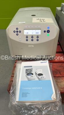 Eppendorf 5430 R Centrifuge V 2.4 with Operating Manual (Powers Up)