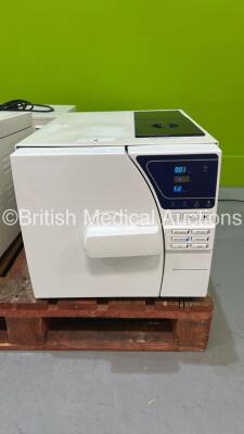 MDS LF-12L Steam Sterilizer / Autoclave (Powers Up) ***RAK***