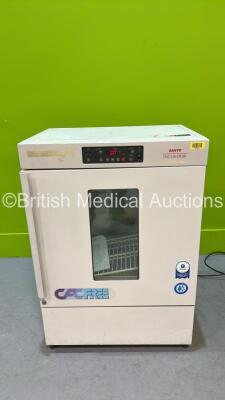 Sanyo MIR-153 Cooled Incubator (Powers Up)