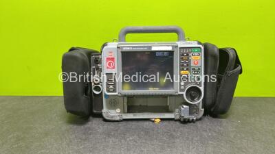 Medtronic Physio-Control 12-Lead Lifepak 15 Monitor / Defibrillator *Mfd - 2014* Ref - 99577-000656, P/N - V15-2-001003, Software Version - 3306808-007 with Pacer, CO2, SPO2, NIBP, ECG and Auxiliary Power Options and 2 x Flat Li-Ion Batteries (Powers Up a