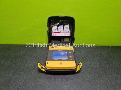 Medtronic Lifepak 1000 Defibrillator (Powers Up) in Case with 1 x LimNO2 Battery *Install Before - 2029* **SN 42196580*