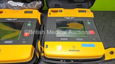 2 x Medtronic Lifepak 1000 Defibrillators (Both with Damaged Screen - See Photos) - 3