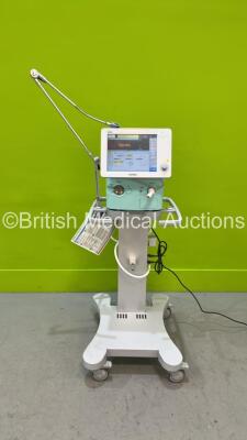 Aeonmed VG70 Ventilator *Mfd - 2020* Software Version - 2.00, Runtime Hours - 537h 2m with Hose on Stand (Powers Up)