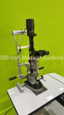 Haag Streit Bern SL 900 Slit Lamp with 2 x 10x Eyepieces, 2 x 12,5x Eyepieces and Chin Rest on Motorized Table (Powers Up with Good Bulb - Wheel Damaged - See Pictures) *S/N 900.1.1646965* - 6