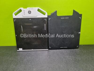 GE Medical Portable Detector Ref 5340000-5 *Mfd 2011* (Untested Due to No Battery) with 1 x X-Ray Grid Anti-Scatter Grid (Damaged Casing - See Photo)