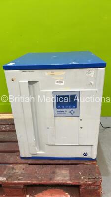 RS Biotech Galaxy R C02 Incubator Model 300 (Powers Up) *17443*