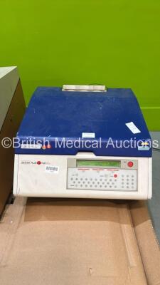 Berthold AutoLumat Plus Luminometer (Powers Up) *17275*