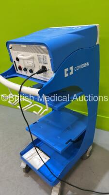 Valleylab ForceTriad Electrosurgical / Diathermy Unit Version 4.00 *Mfd 2014* on Stand (Powers Up) *GL* - 5