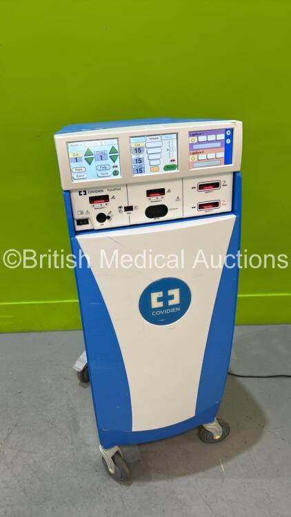 Valleylab ForceTriad Electrosurgical / Diathermy Unit Version 4.00 *Mfd 2015* on Stand (Powers Up) *GL*