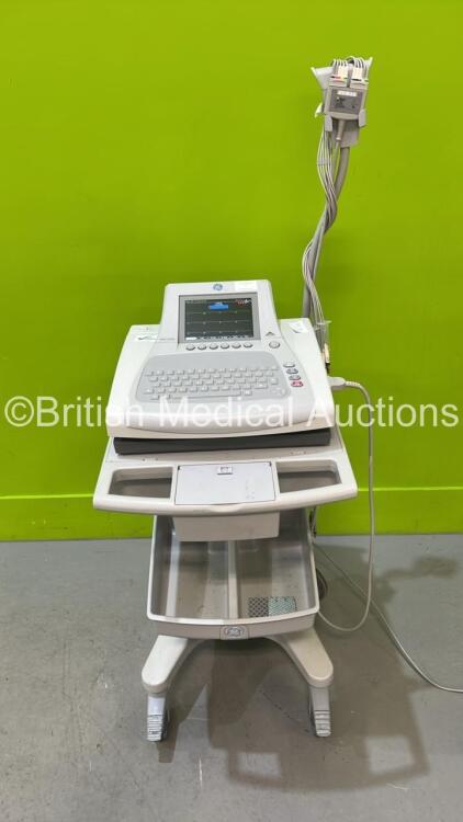 GE MAC3500 ECG Machine on Stand with ECG Leads (Powers Up) ***CI190***