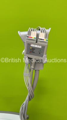 GE MAC3500 ECG Machine on Stand with ECG Leads (Powers Up) ***CI190*** - 4