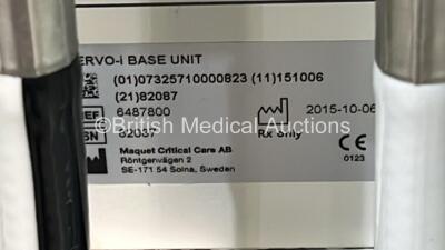 Maquet Servo i Ventilator on Stand Model No 06487800 System Version v7.0 Software Version v7.00.02 Total Operating Time 35375 with Hoses (Powers Up) *SN 82087* - 5